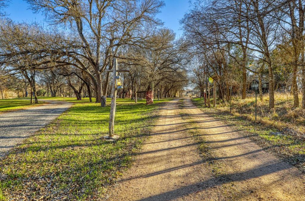 Fredericksburg House | The Pecan @ Mendelbaum Winery Guest Cabins