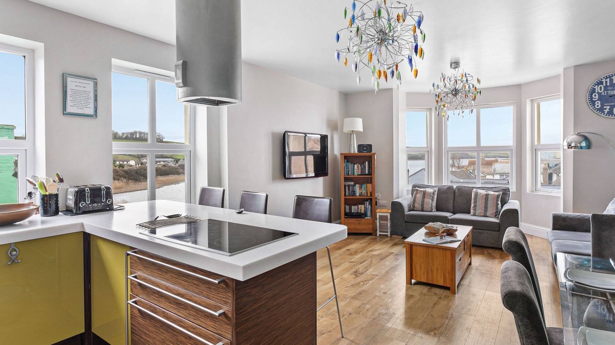 Torcross Apartment | The Penthouse, 16 At The Beach - A spacious penthouse apartment with sea views, private entrance and