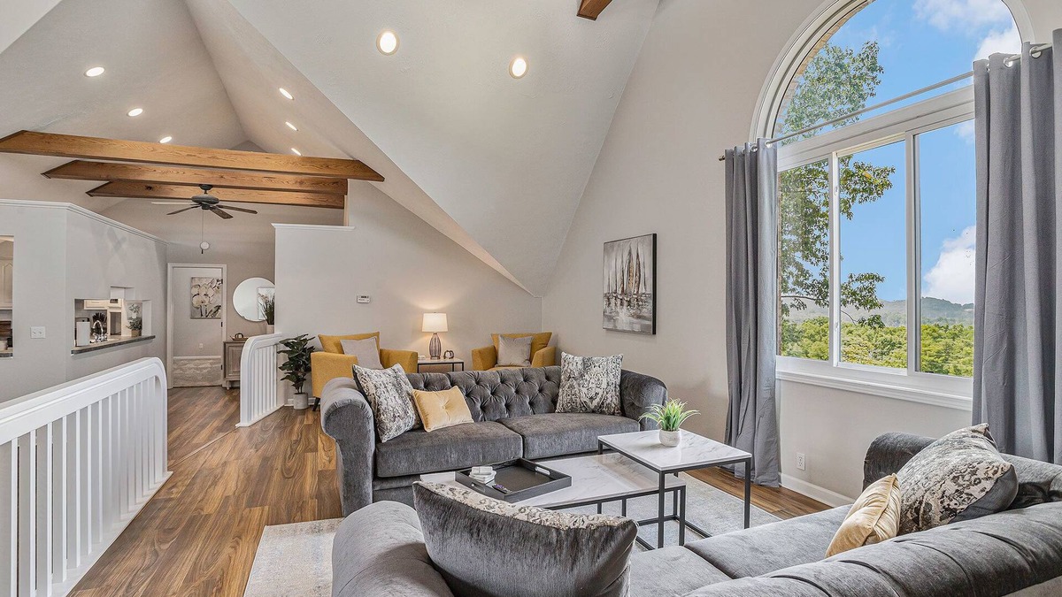 Stevensville Condo | The Penthouse | Wineries | Michigan Beaches