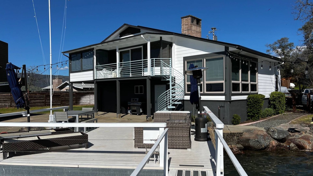 Soda Bay House | The Perch - Luxury House on the Lake
