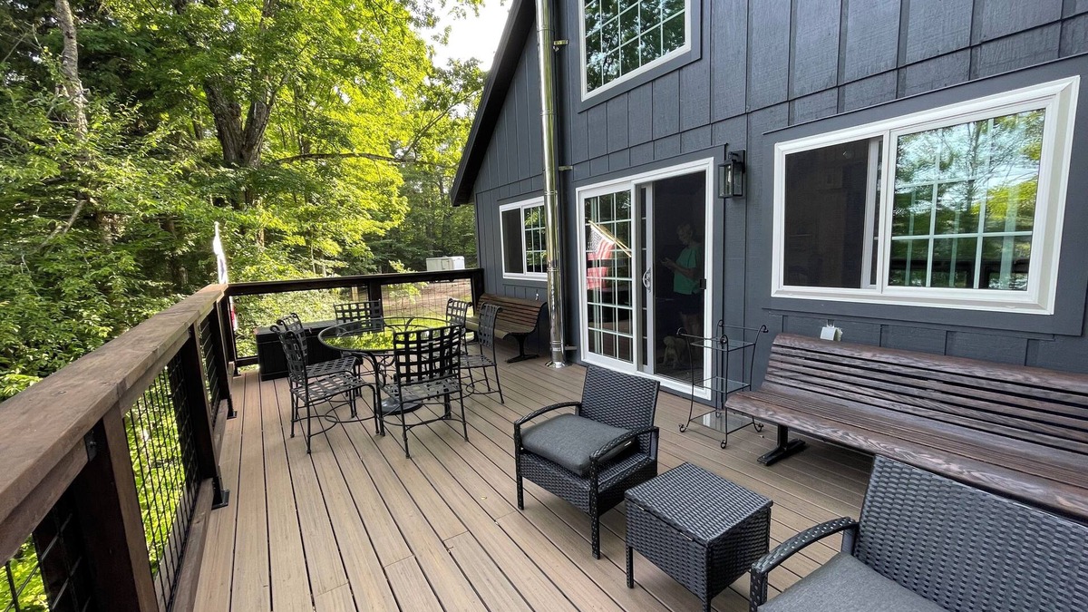 Wetmore Cabin | The Perch! upscale cabin Overlooking Town Lake