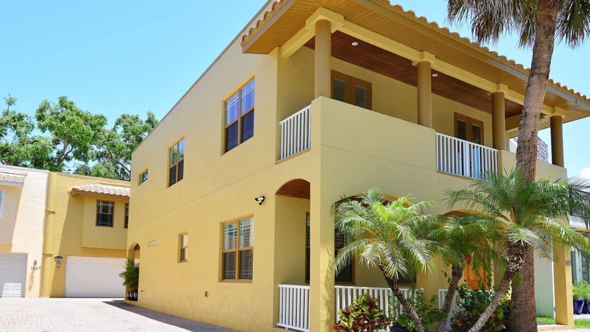 Gillespie Park Apartment | The Perfect Apartment to Explore Downtown