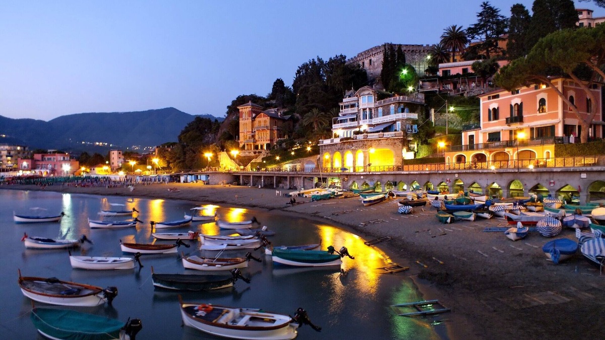 Levanto Villa | The Perfect beach escape! A lovely villa on the beach promenade. - Villa Celeste