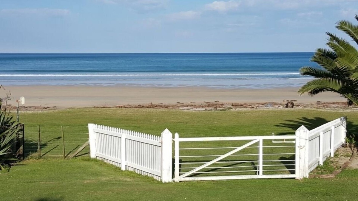 Tokomaru Bay House | The Perfect Eastcoast Beach Holiday Homes.
