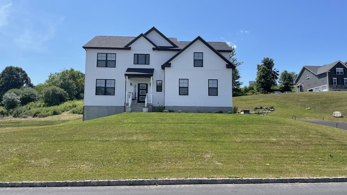 Washingtonville House | The Perfect Essential Getaway!