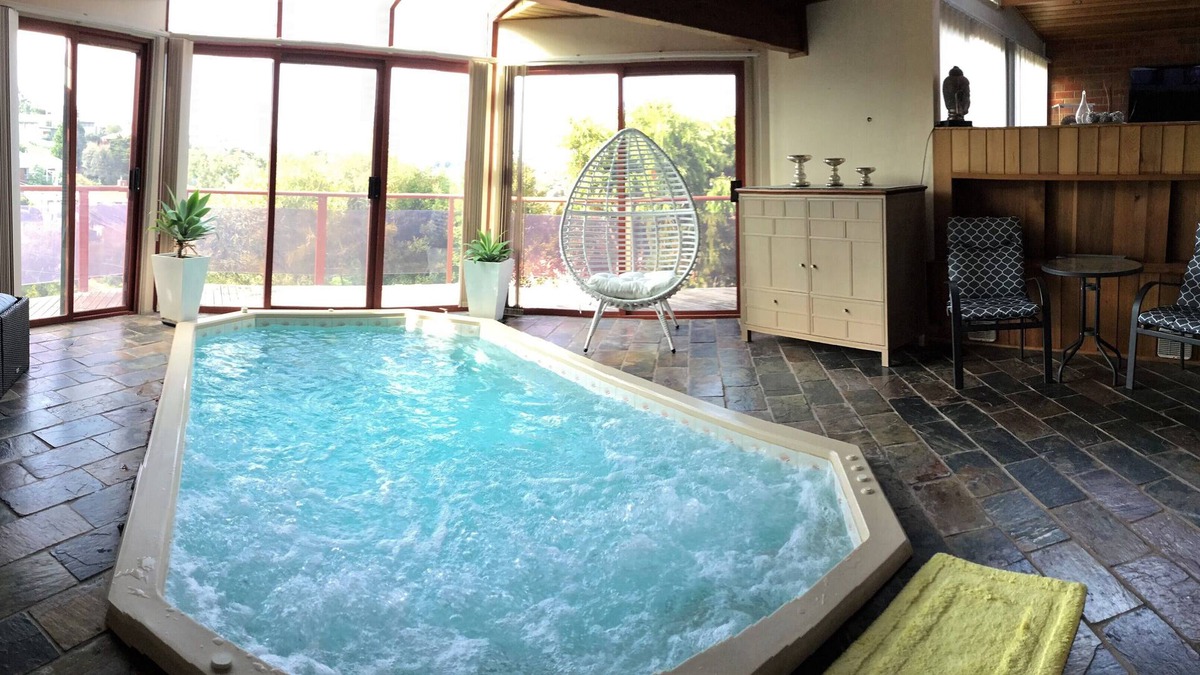 Highton House | The Perfect Getaway. Includes Indoor Swimming Pool, Located on the Barwon River