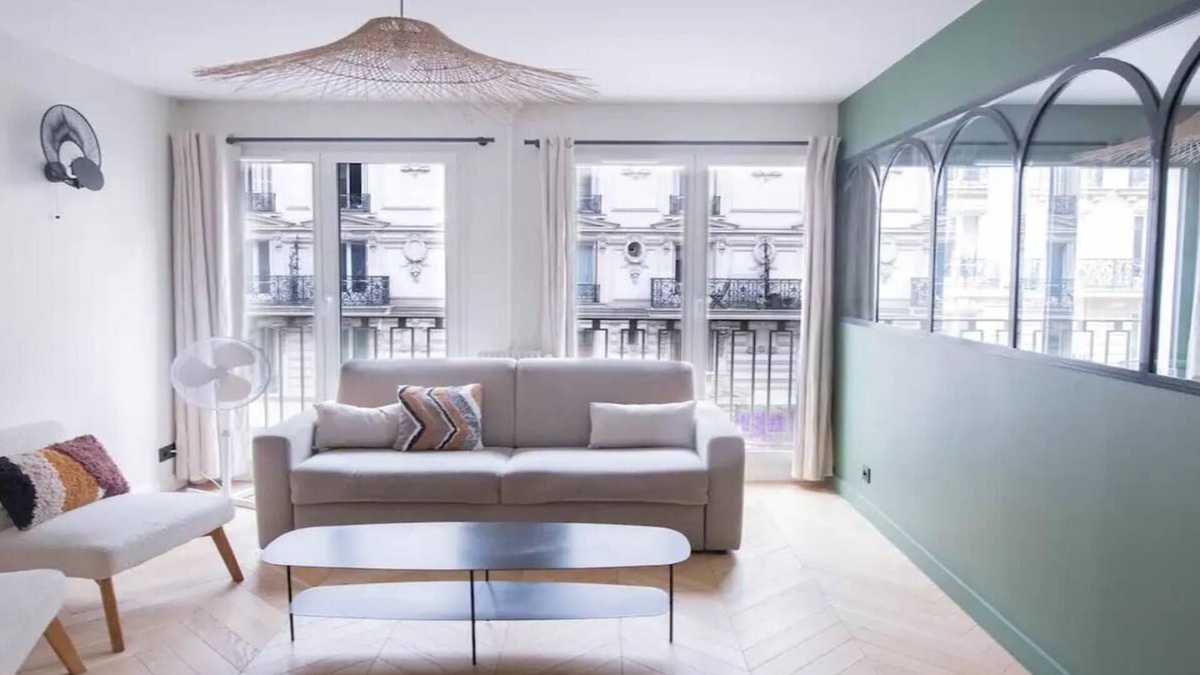 Quartier de l'Ecole-Militaire Apartment | The Perfect Haven for a group of 10 near Invalides!