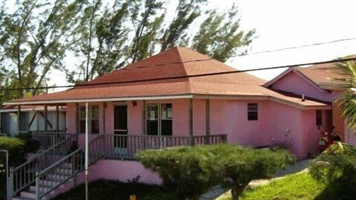 Arthur's Town Cottage | The Perfect Hideaway Vacation - Cottage Looks Out to a 180 Degree Ocean View!