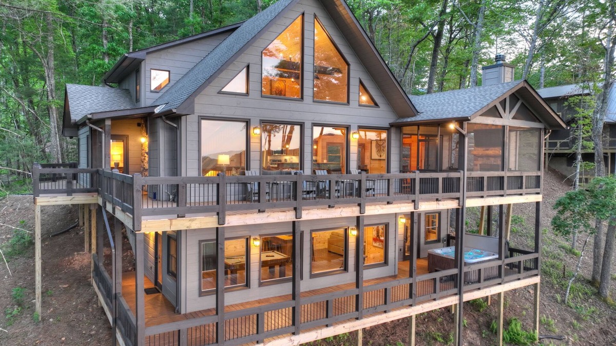 Cherry Log Cabin | "The Perfect Landing" Beautiful View Newly built Cabin in 2022!