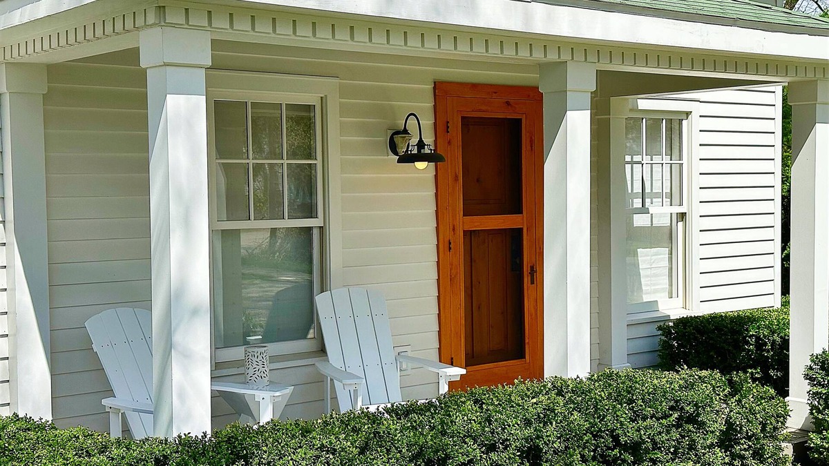 Douglas House | The perfect location! The Postcard Cottage in the heart of downtown Douglas.