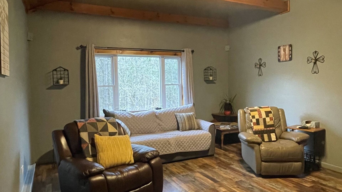 Derrick City House | The Perfect Location to Ellicottville, Allegany, Salamanca, Olean, Bradford.