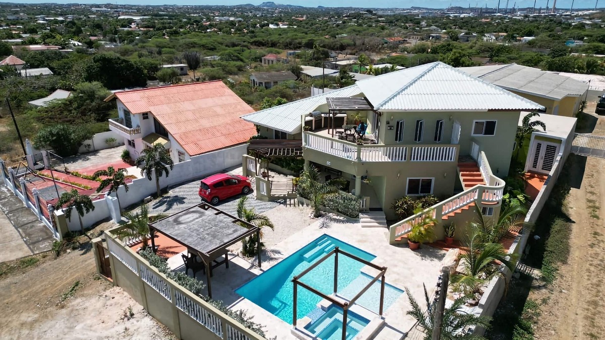 Willemstad House | The perfect place for family & friends to enjoy there vacation in Curacao.n