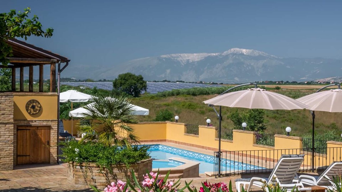 Torino di Sangro Villa | The perfectly situated Villa With Pool, 5 Minutes From The Sea