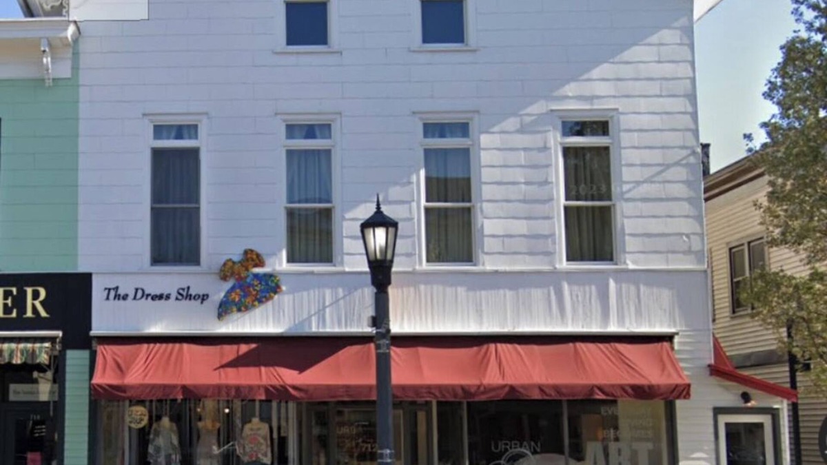 East Aurora Apartment | The Persons Apartment - in the Heart of East Aurora