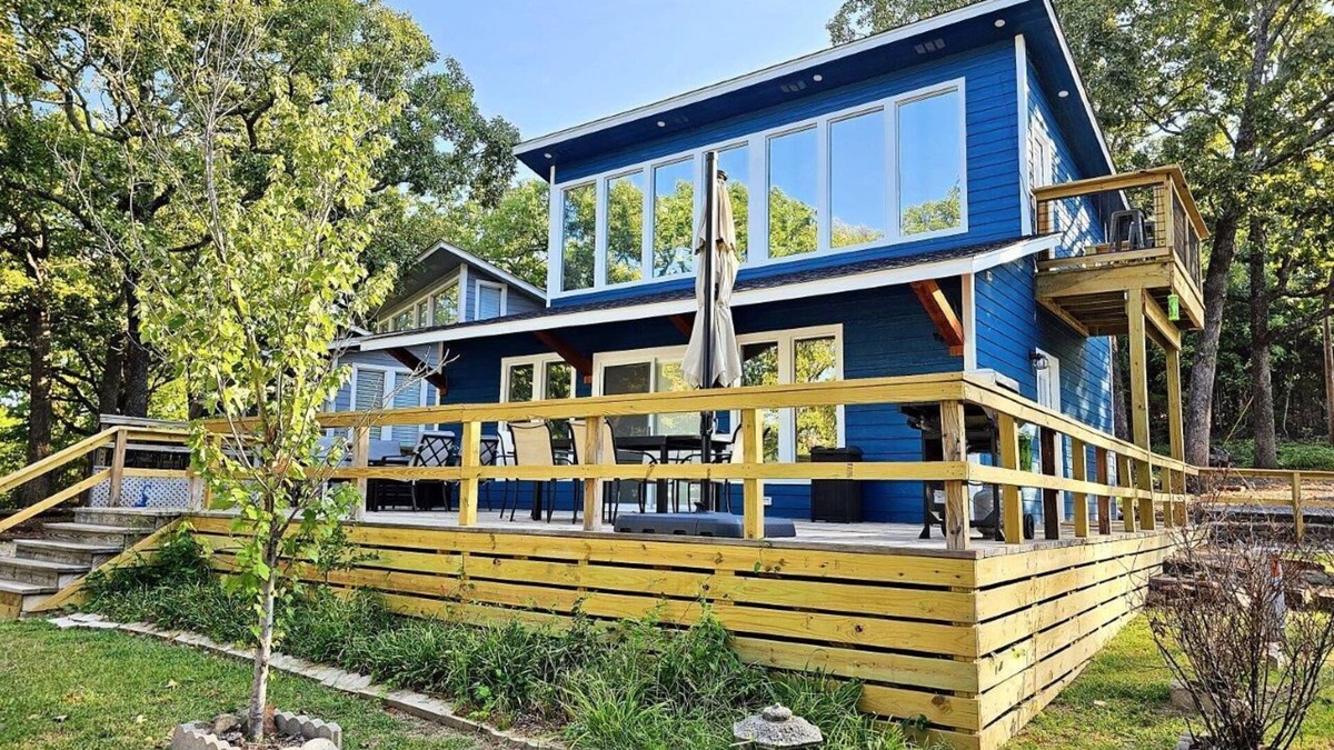 Park Hill Cabin | The Pettit Bay Hideaway - Lakeview, Pool, Wifi, Large Deck, Firepit, and More!