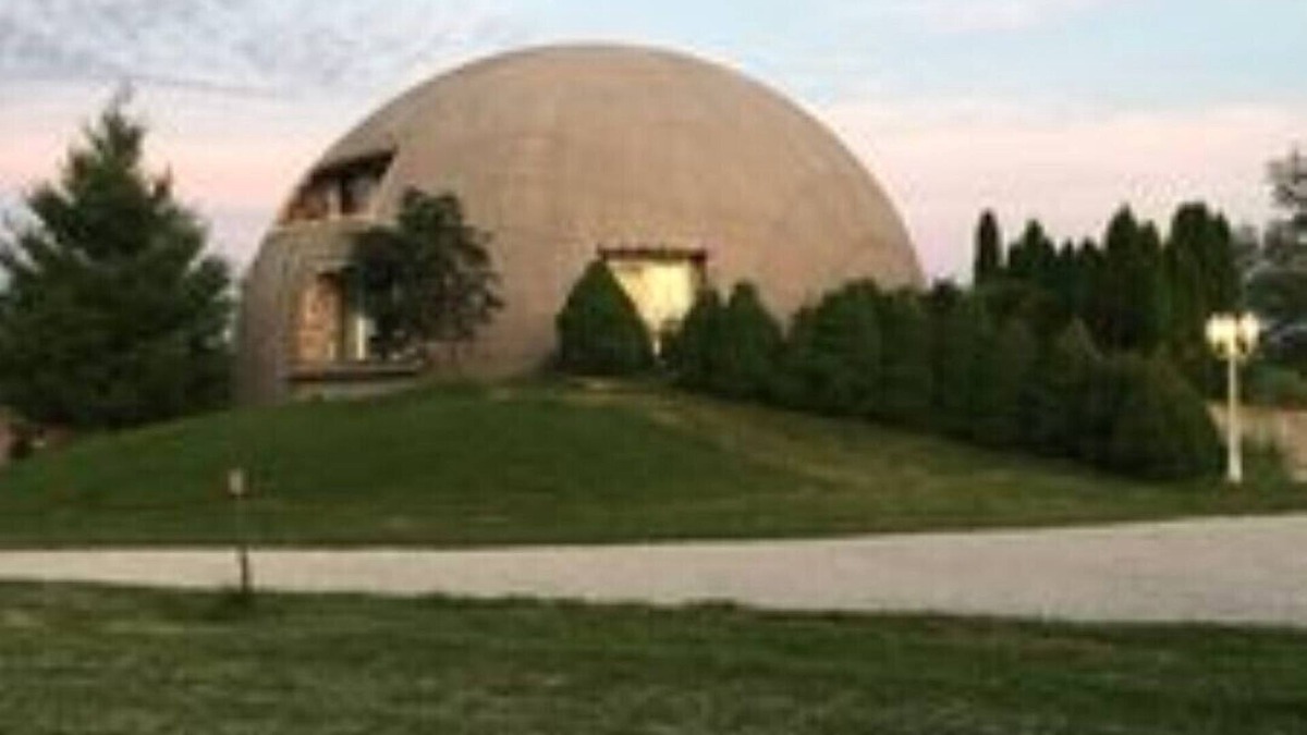 Thayer Bed & Breakfast | The Pheasant Room - Monolithic Dome Bed and Breakfast