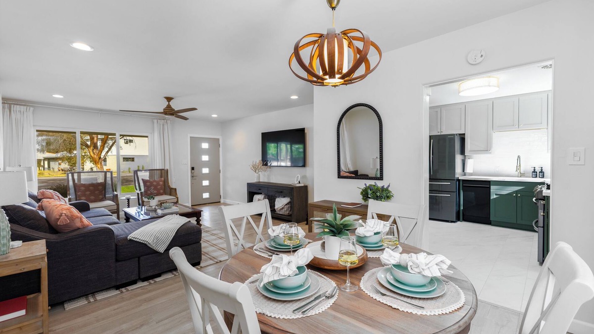 Alhambra House | The Phoenix Stay – Cozy 3BR Retreat with AC & WiFi in the Heart of Phoenix!