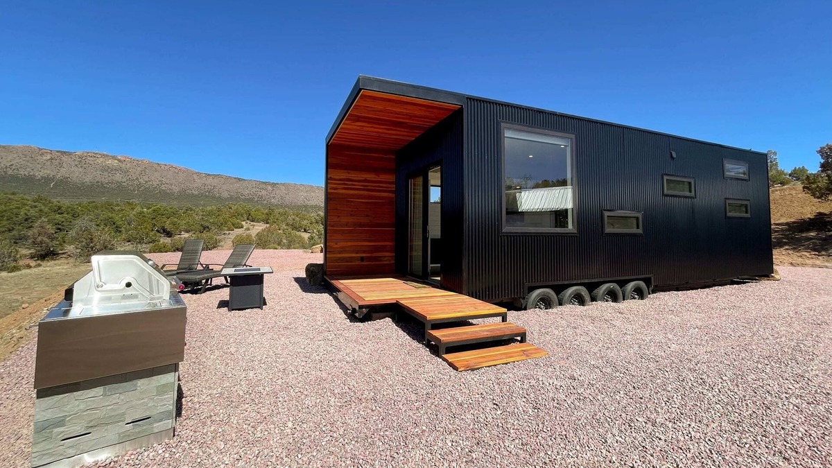 Canon City Cabin | The Phoenix Summary: