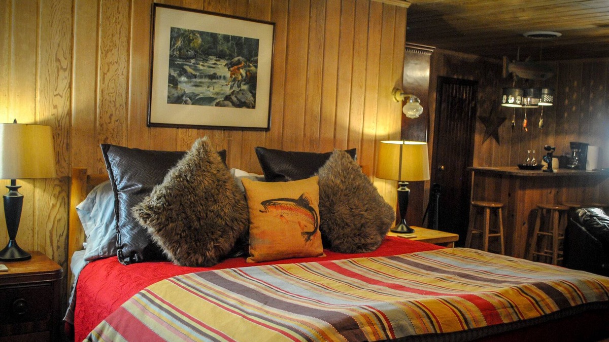 Palisades Bed & Breakfast | The Piñon Cabin at Starlight Canyon Bed & Breakfast
