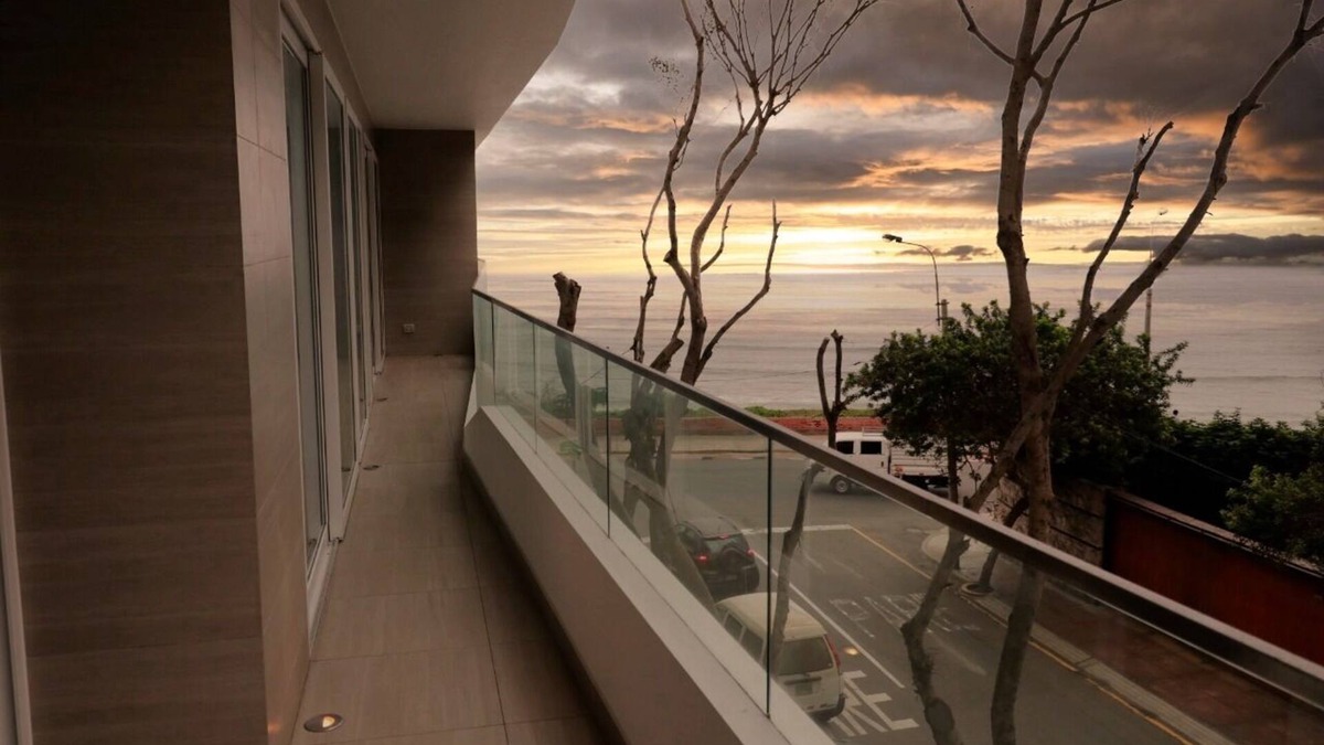Reducto Apartment | THE PIANO HOUSE IN FRONT OF THE SEA IN FRONT OF LARCOMAR