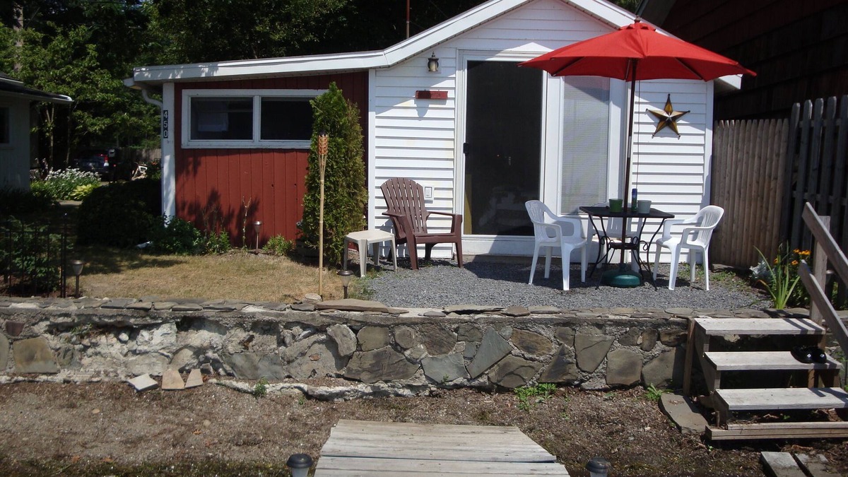 Town of Jerusalem Cottage | The Pickerel Inn at 450 Crescent Beach Branchport, NY