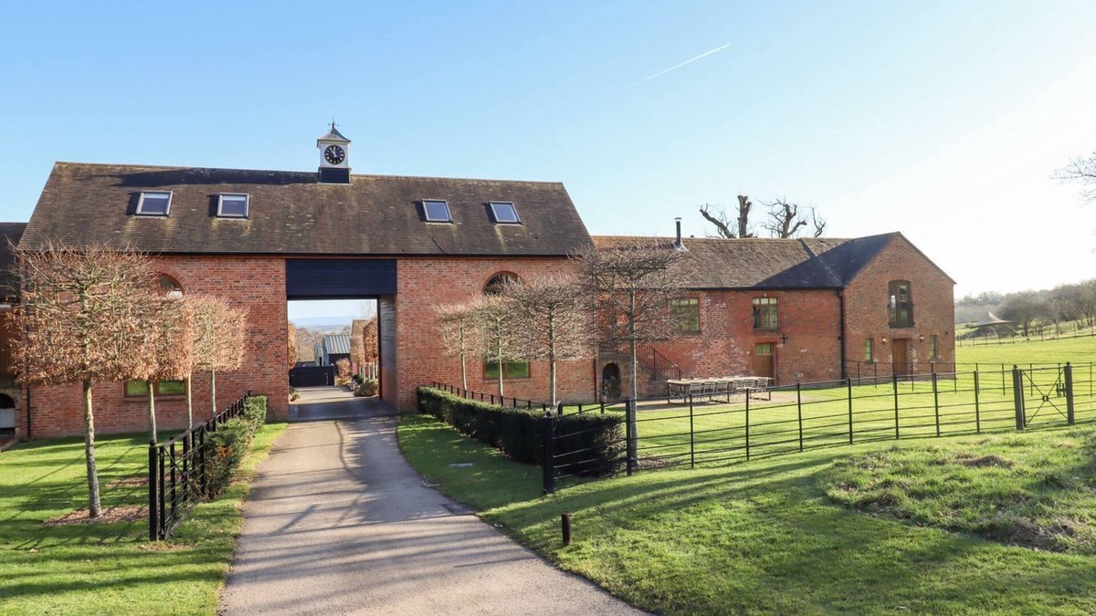 Moreton Cottage | THE PIGGERY, pet friendly, luxury holiday cottage in Welland