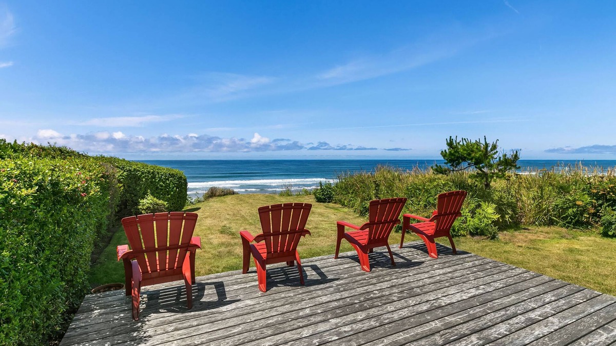 Arch Cape Cabin | The Pilot House by AvantStay | Stunning Home Right On Arch Cape Beach!