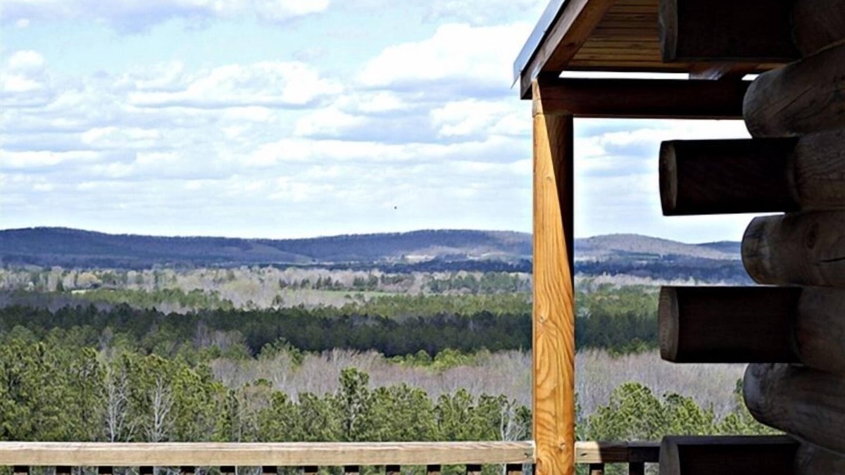 Woodland House | The Pine Cabin - Solid Wood Log Cabin with Awesome Views!