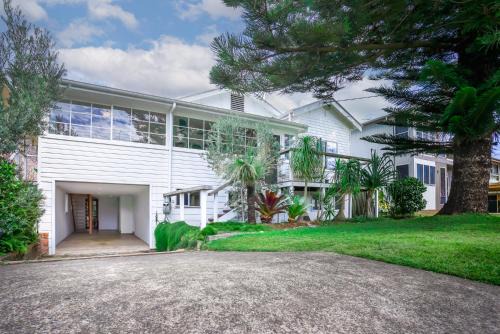 Mylestom House | The Pines- Eco Beach House