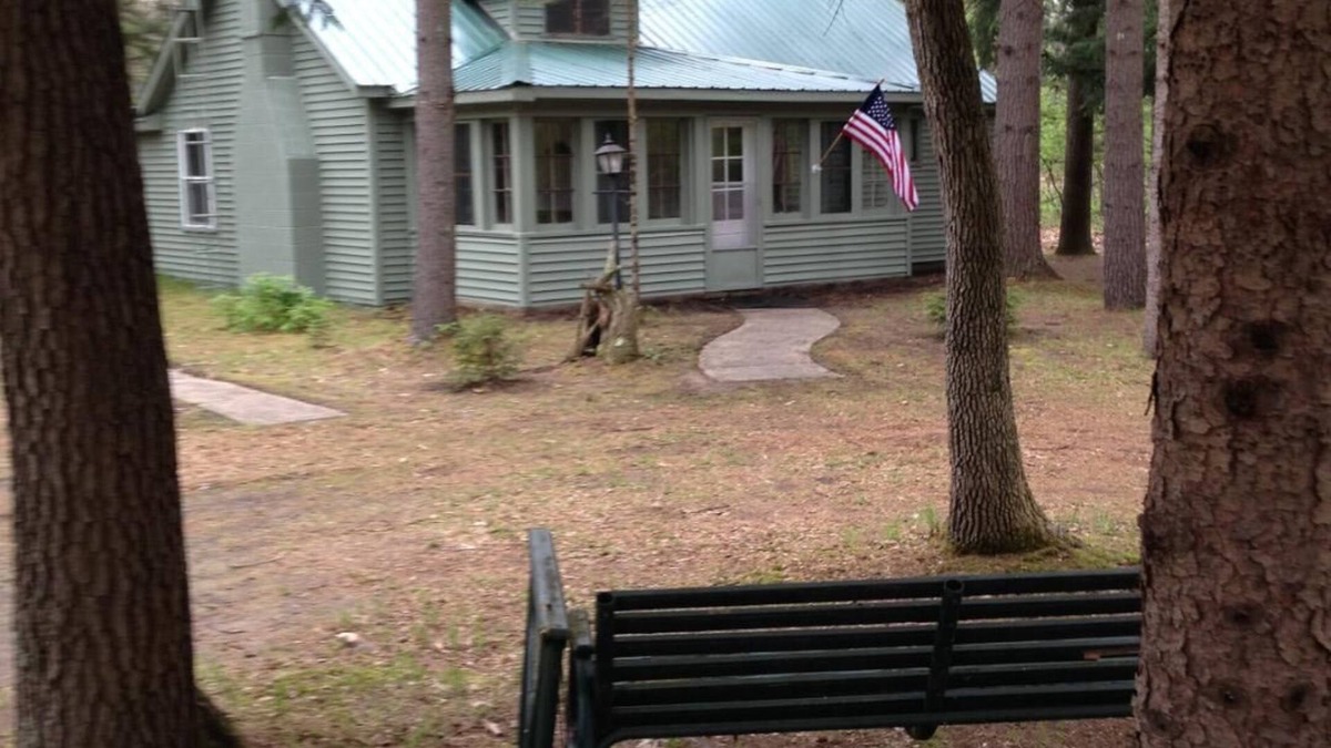 Wellston Cabin | The Pines Hideaway Cabin by Tippy Dam