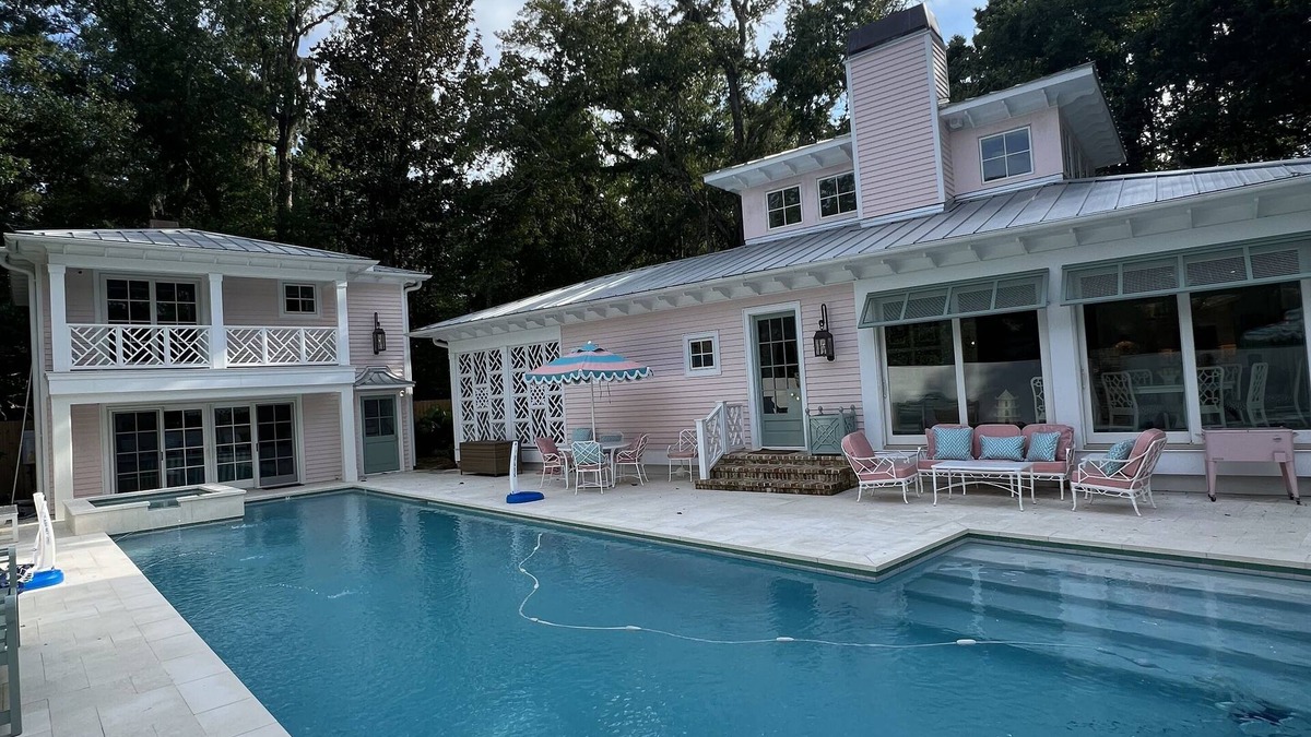 Fairhope House | The Pink House in Fairhope, AL - less than a mile from The Grand Hotel!