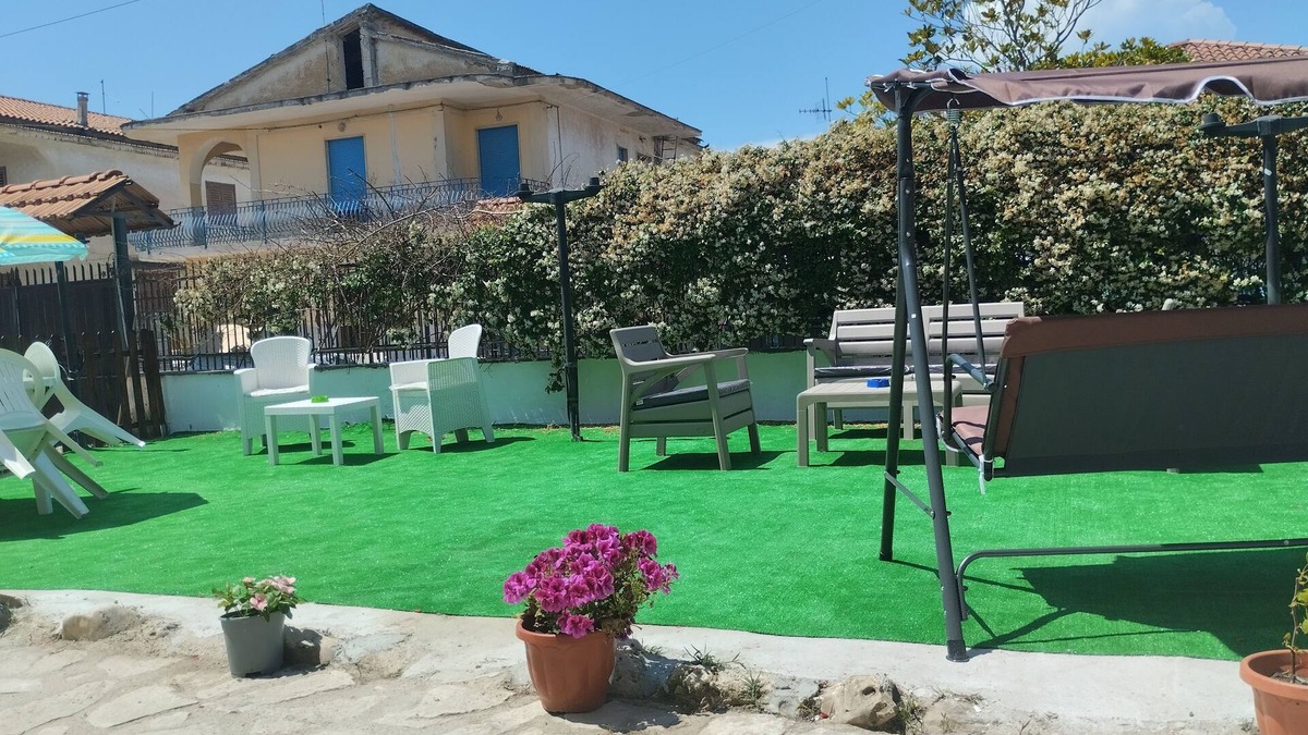 Castel Volturno House | The pink house