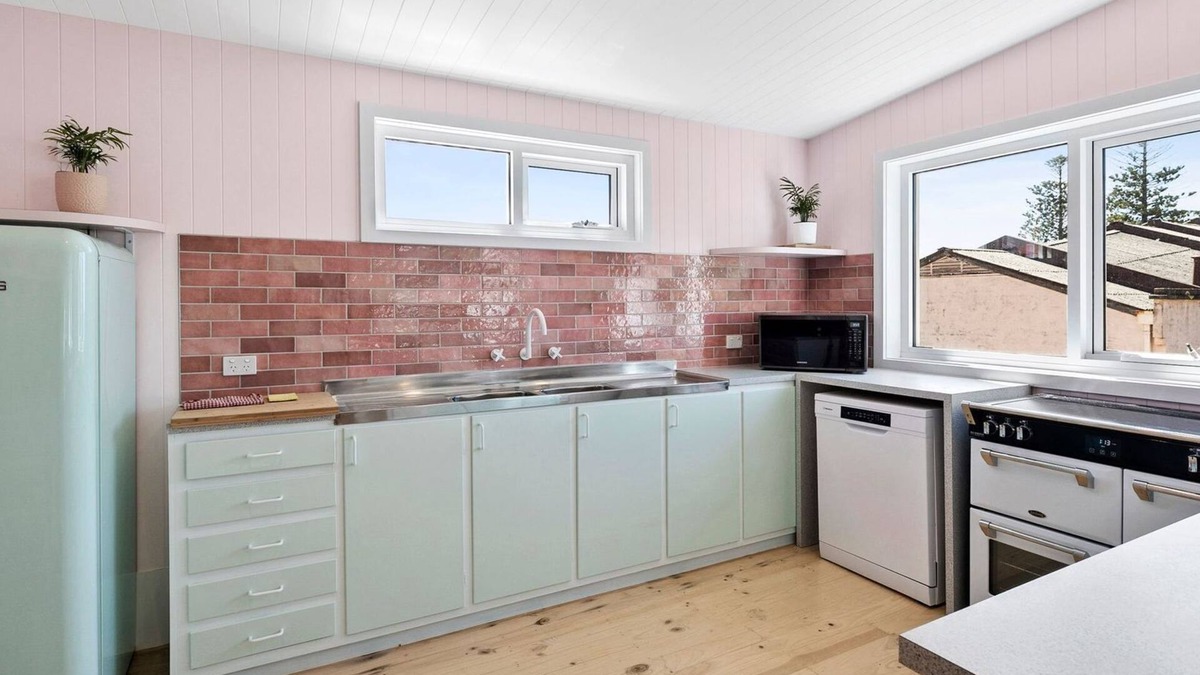 Lorne Cabin | The Pink Lodge 3 Bed