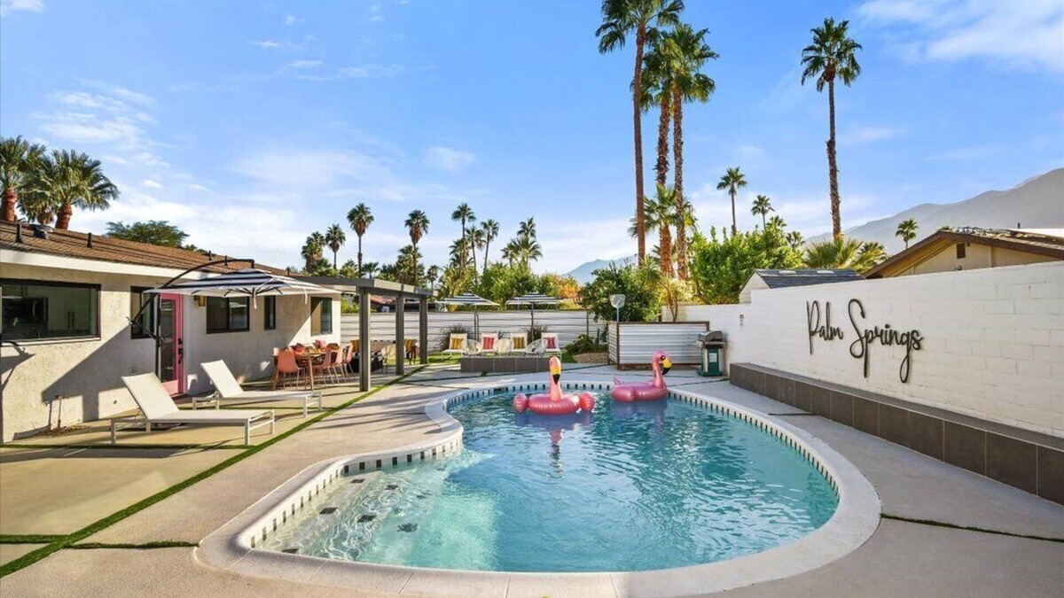 Vista Norte House | The Pink+Palm Poolside Retreat w/Amazing Mountain Views!