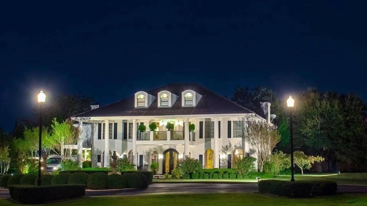 Pflugerville Bed & Breakfast | The Plantation House Boutique Inn