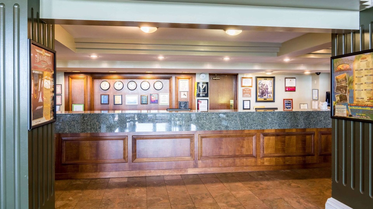 Hagerstown Hotel | The Plaza Inn & Suites