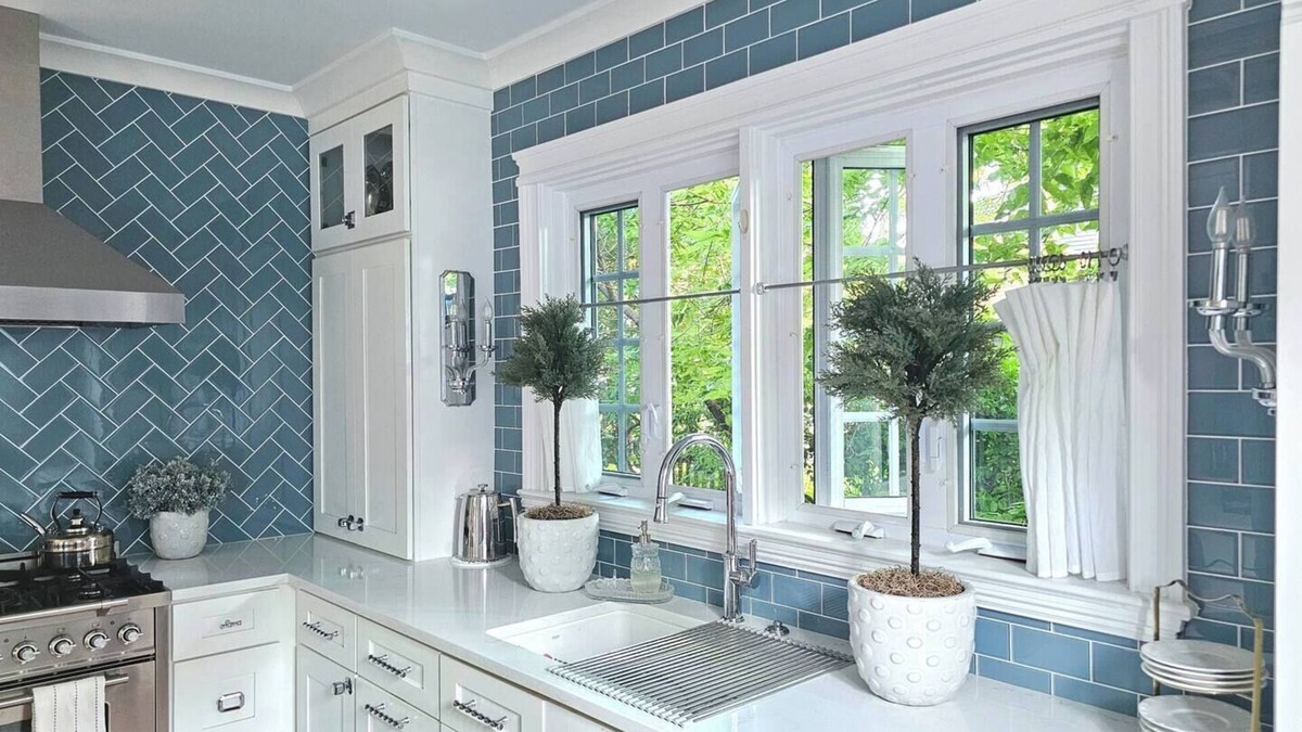 Highwood Cottage | The Pleasant Hill Cottage-Storybook Luxury Near Lake Michigan & Heart Of It All!