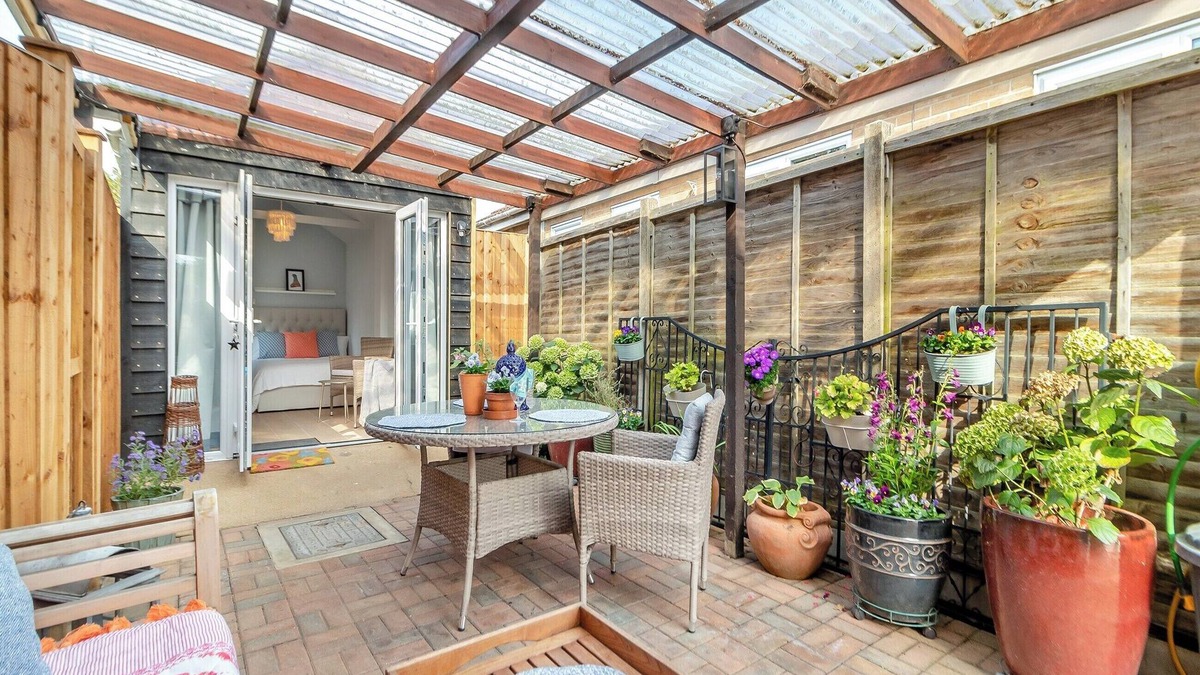 Bungay Cottage | The Pleasant Pheasant Mews