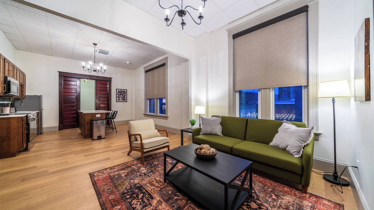 Sedalia Apartment | The Plum Suite - Spacious, Luxury 1-bedroom Apartment in Downtown Sedalia