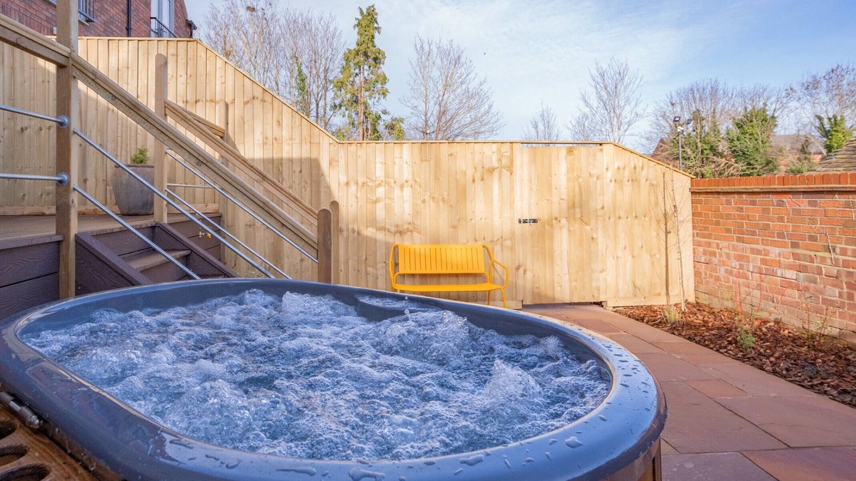 Pershore House | The Plum Tree - Pershore