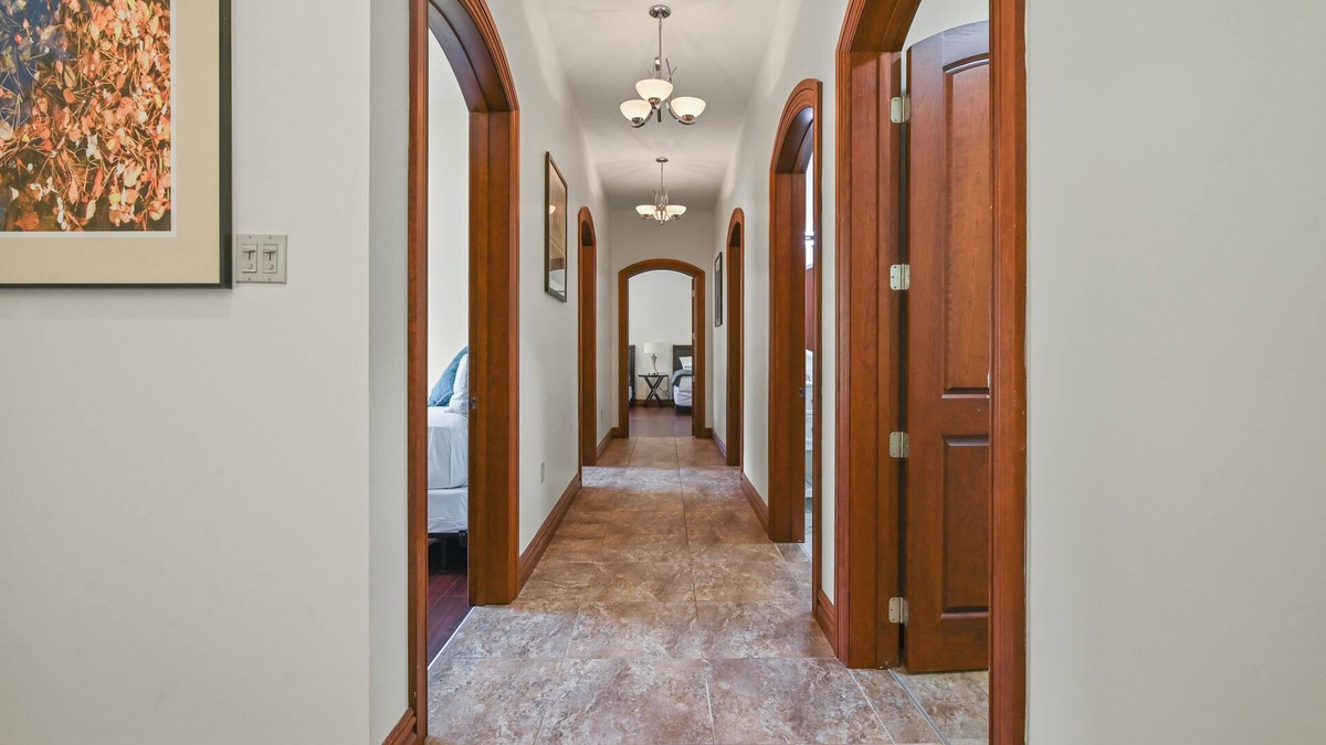 Albrightsville Villa | The Poconos Hideaway Cozy 7BR with Hot Tub & Nature Views
