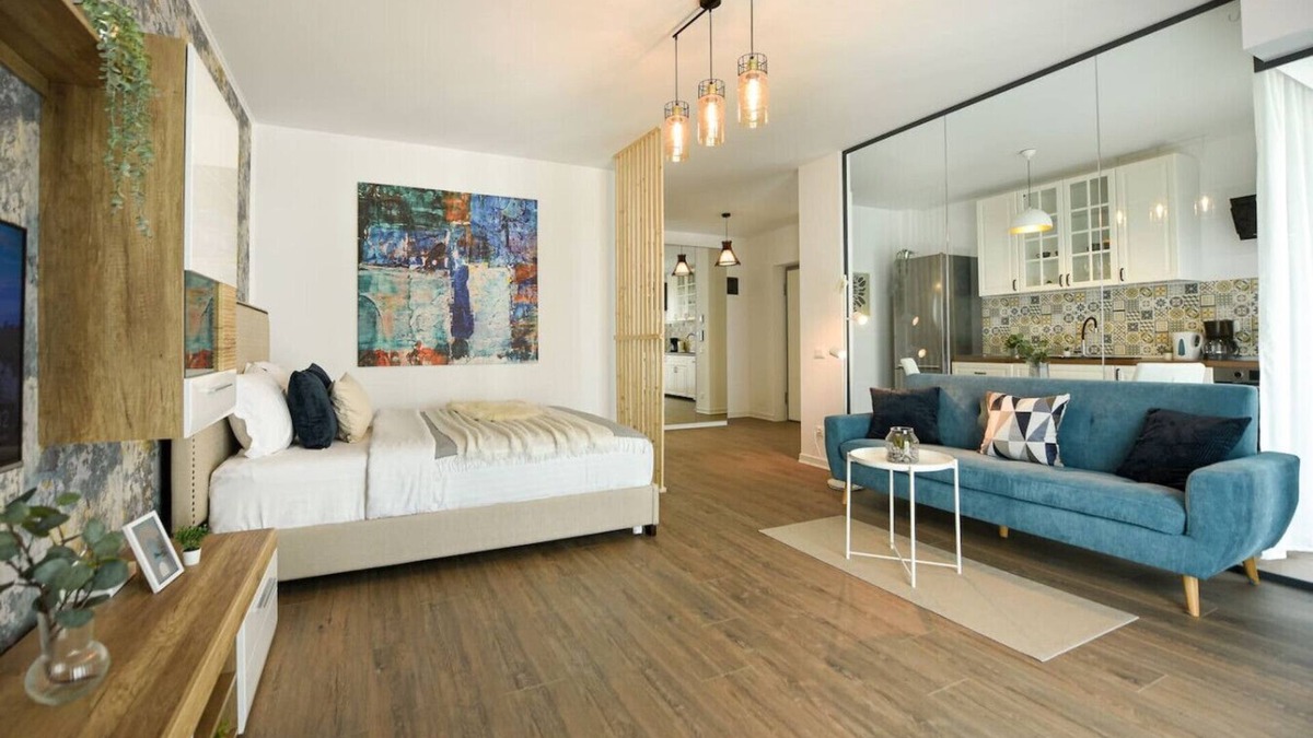 Aviatiei Apartment | THE POETS HOUSE | Cloud9 Artsy Studio