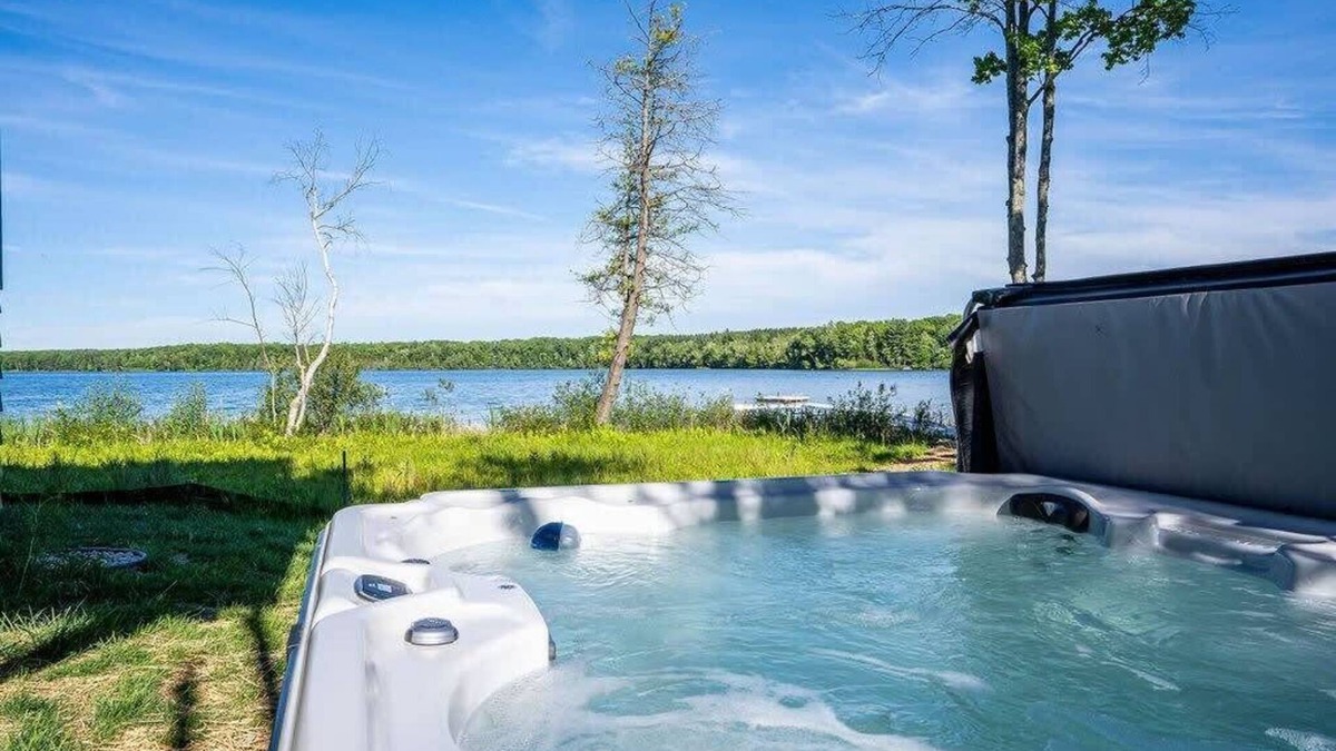 Interlochen House | The Point on Green Lake and Betsie River | Dogs OK