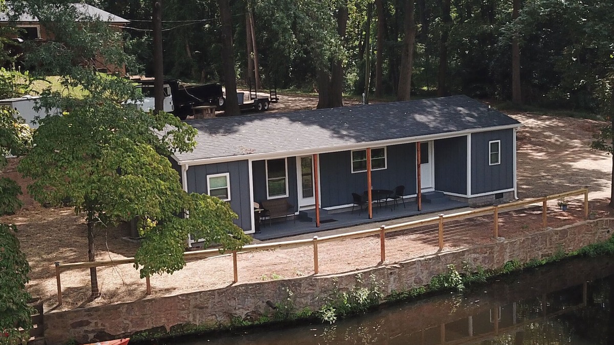 Granite Falls House | The Pond House. This wilderness rich gem is close to Hickory!