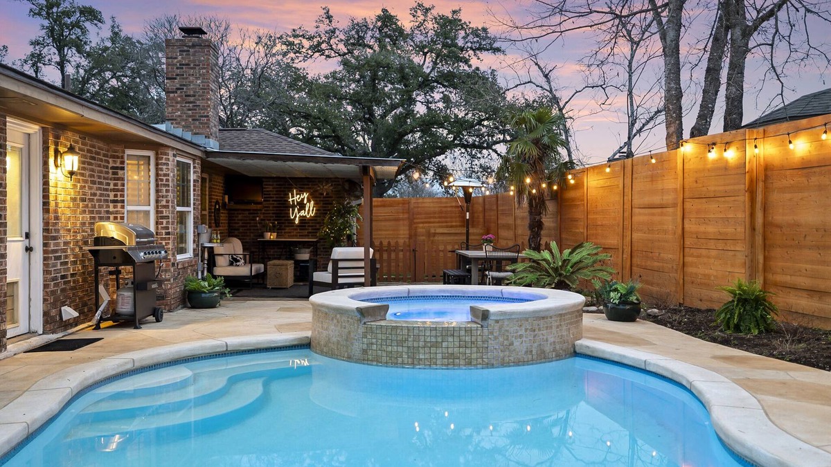 West Oak Hill House | The Pool & Gaming Austin Retreat · 3 Bedroom Home, Pool, Hot Tub, Arcade & More