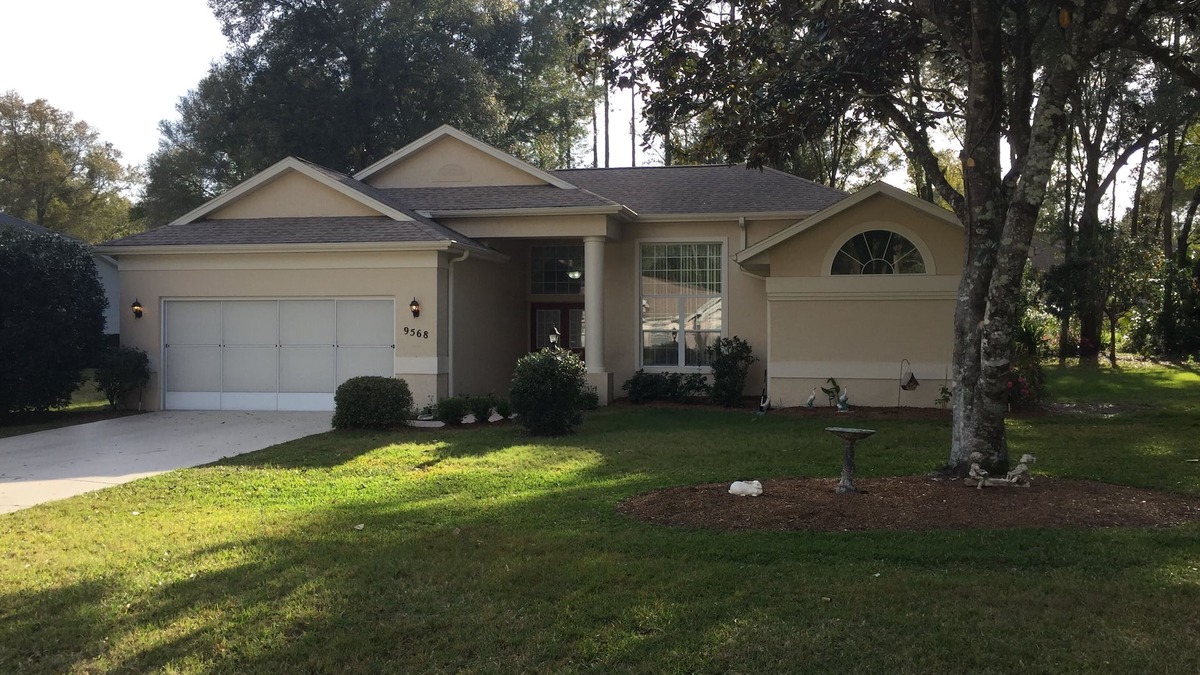 Dunnellon House | The Pool home is near the Rainbow River and 1.6 miles to the KP Hole!