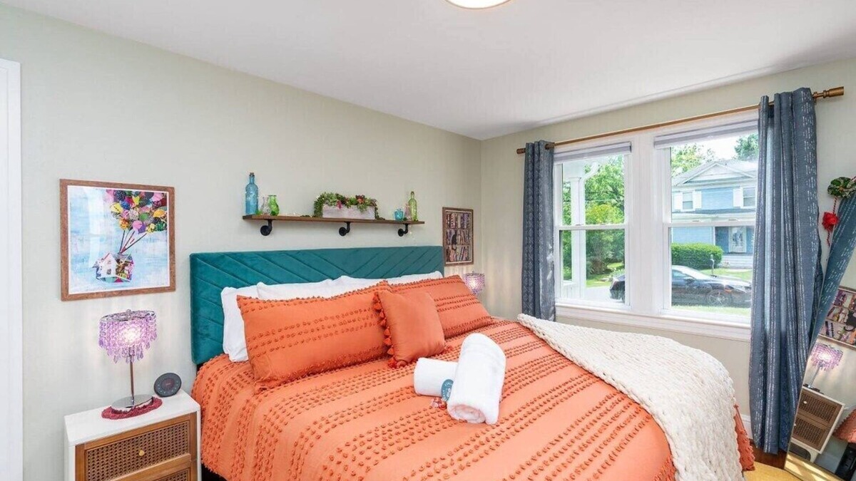 Staunton Apartment | The Pop Inn: Family Destination, Walk Dwntwn
