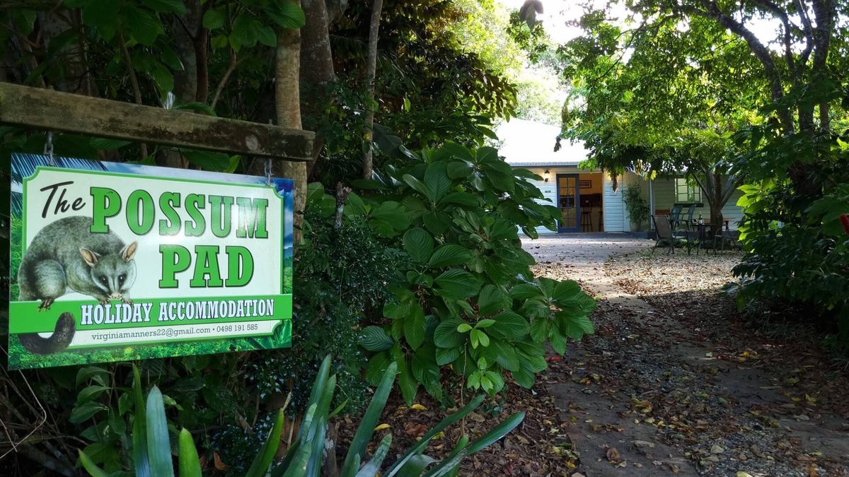 Yungaburra Villa | The Possum Pad Yungaburra Village. Walk to Restaurants, Historic Pub