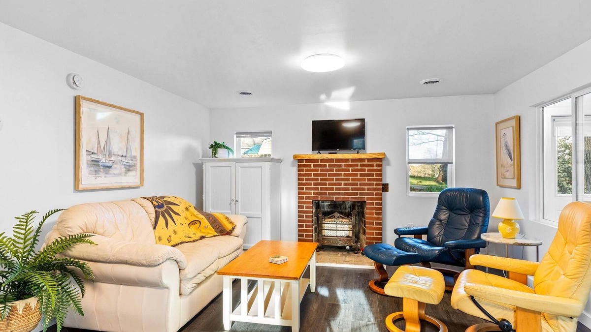 Newaygo Cottage | The Post Cottage Lake Access