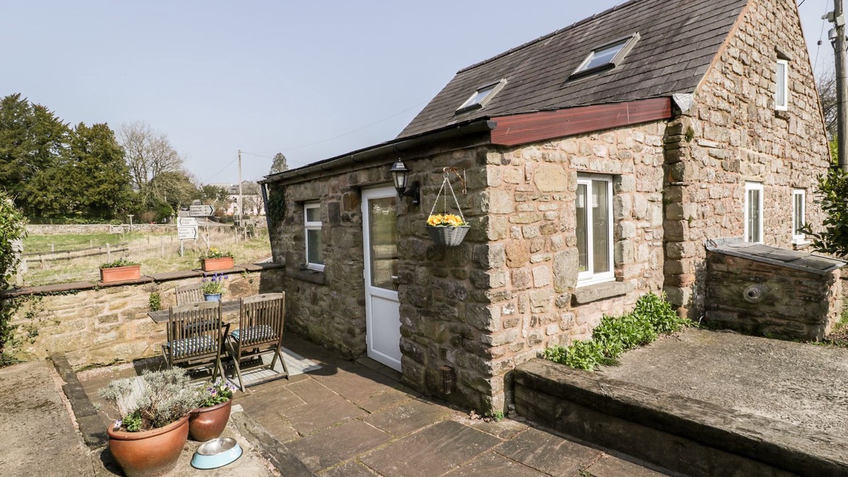 Redbrook Cottage | THE POUND, pet friendly, with a garden in Trellech